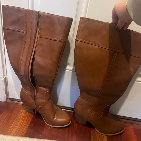 Brown Leather Knee-High Boots - Picture 4 of 6